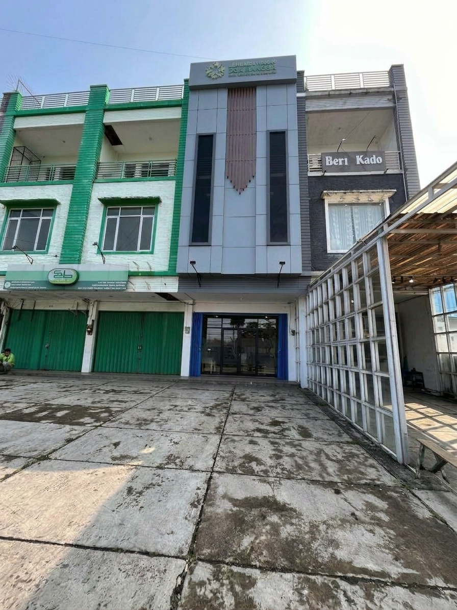 Gedung kantor Lembaga Wakaf Doa Bangsa